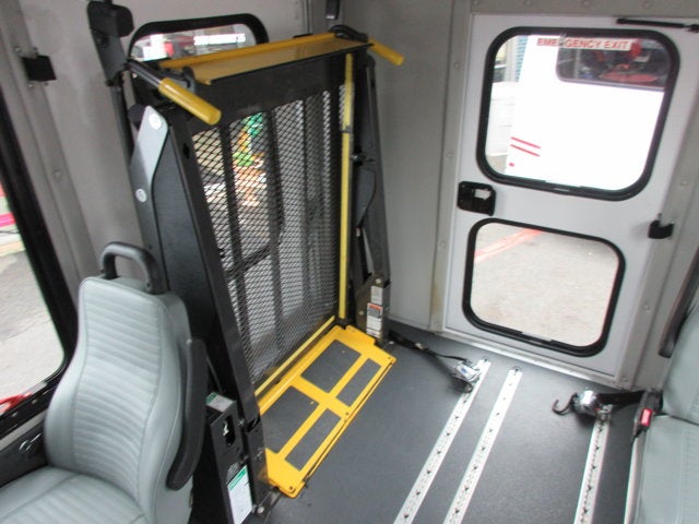 2019 Ford E-350, 6 PASSENGER, HANDICAP BUS E-350 SRW 138" WB