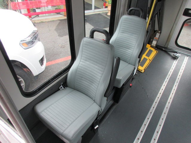 2019 Ford E-350, 6 PASSENGER, HANDICAP BUS E-350 SRW 138" WB