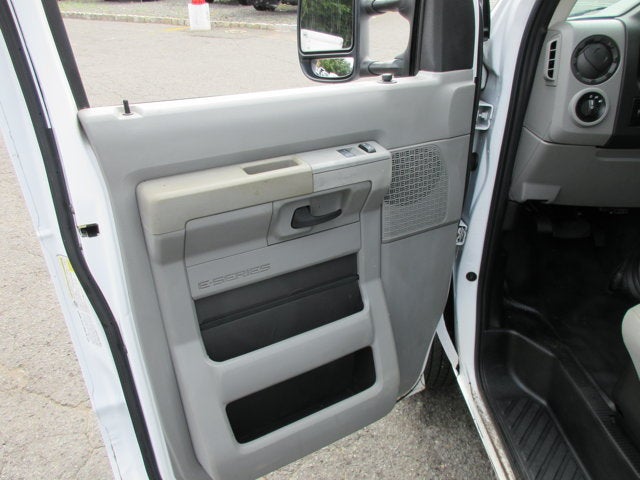 2017 Ford E-350 ENCLOSED SERVICE TRUCK, SRW E-350 DRW 138" WB