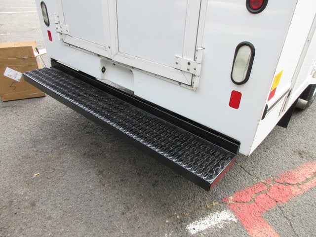 2017 Ford E-350 ENCLOSED SERVICE TRUCK, SRW E-350 DRW 138" WB
