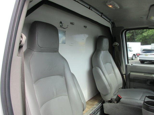 2021 Ford E-450, 15 FOOT BOX TRUCK E-450 DRW 158" WB