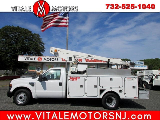 2008 Ford Super Duty F-350 DRW BUCKET TRUCK, VERSALIFT BUCKET TRUCK