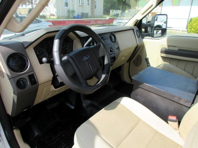 2008 Ford Super Duty F-350 DRW BUCKET TRUCK, VERSALIFT BUCKET TRUCK