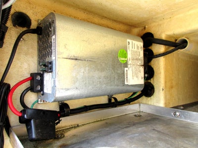 2008 Ford Super Duty F-350 DRW BUCKET TRUCK, VERSALIFT BUCKET TRUCK