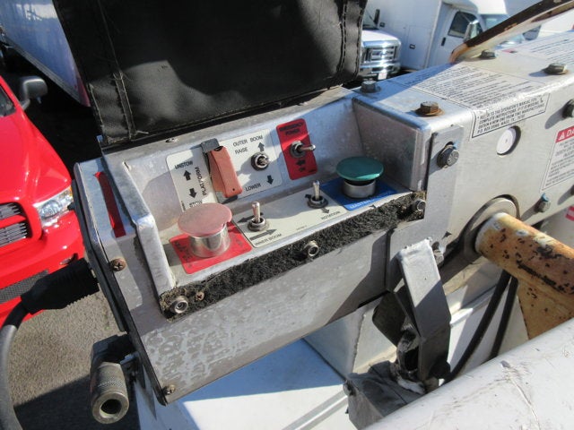 2008 Ford Super Duty F-350, BUCKET TRUCK XL