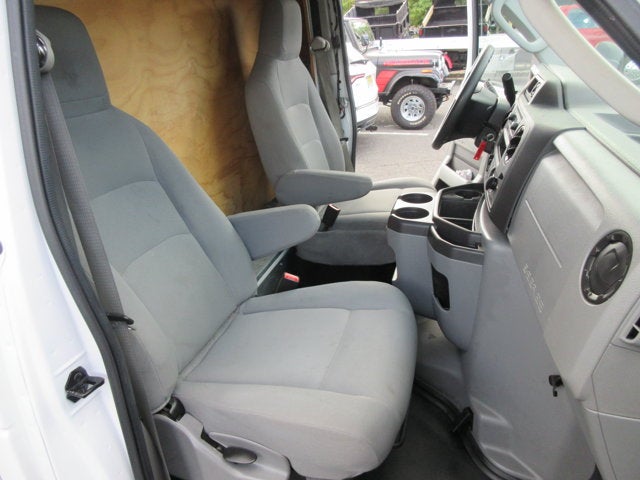 2022 Ford E-450, 14' BOX TRUCK, LIFTGATE E-450 DRW 158" WB