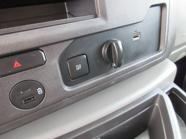 2022 Ford E-450, 14' BOX TRUCK, LIFTGATE E-450 DRW 158" WB