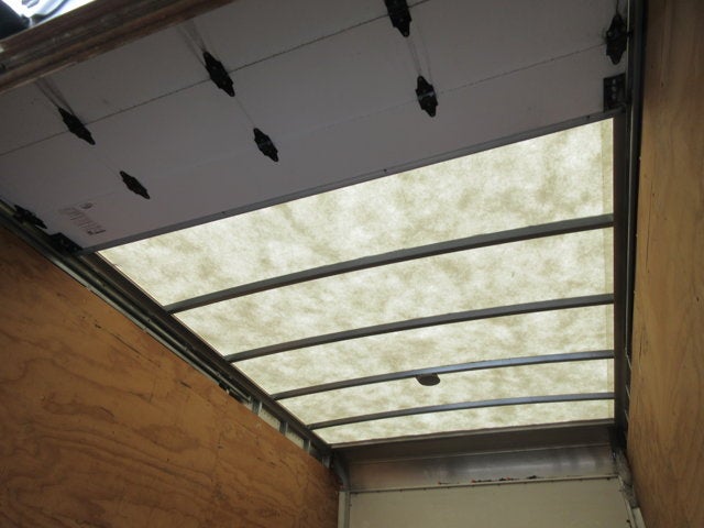 2022 Ford E-450, 14' BOX TRUCK, LIFTGATE E-450 DRW 158" WB