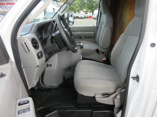 2022 Ford E-450, 14' BOX TRUCK, LIFTGATE E-450 DRW 158" WB