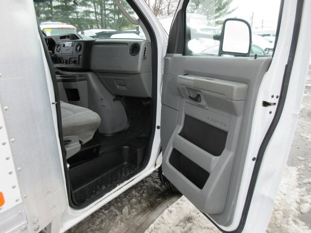 2014 Ford Econoline Commercial Cutaway E450, 17' BOX TRUCK E-450, 3'ATTIC