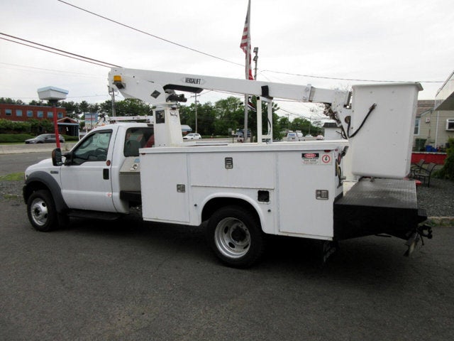 2005 Ford Super Duty F-450 DRW REG. CAB BUCKET TRUCK
