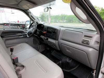 2005 Ford Super Duty F-450 DRW REG. CAB BUCKET TRUCK