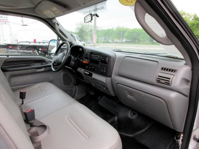 2005 Ford Super Duty F-450 DRW REG. CAB BUCKET TRUCK