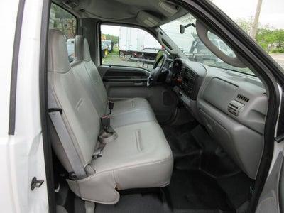 2005 Ford Super Duty F-450 DRW REG. CAB BUCKET TRUCK