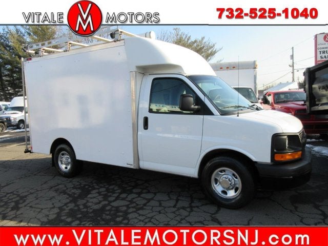 2014 Chevrolet Express Commercial Cutaway G3500, 10' CUBE VAN, 10 foot BOX
