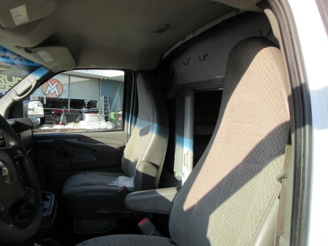 2014 Chevrolet Express Commercial Cutaway G3500, 10' CUBE VAN, 10 foot BOX