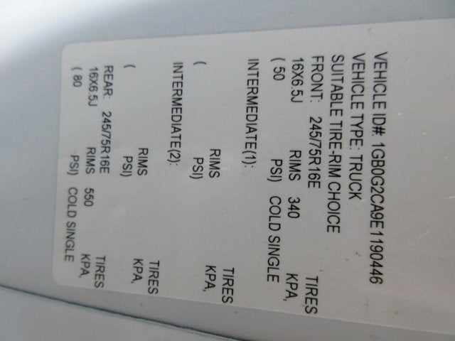 2014 Chevrolet Express Commercial Cutaway G3500, 10' CUBE VAN, 10 foot BOX