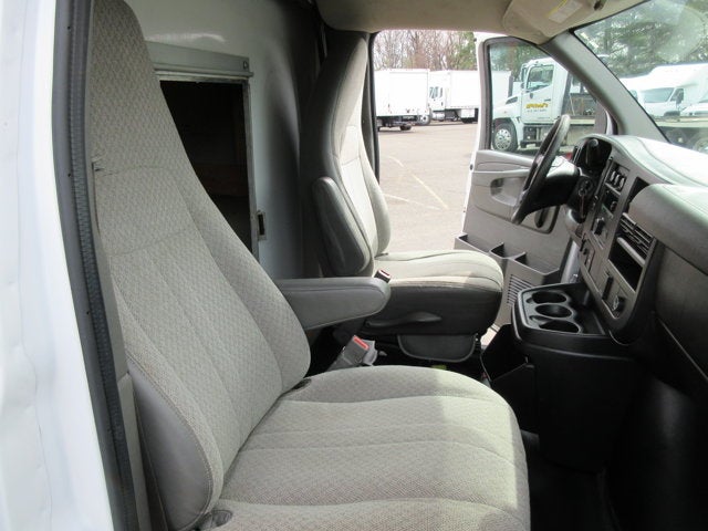 2015 Chevrolet Express Commercial Cutaway G3500, 12' CUBE VAN, 12' BOX VAN