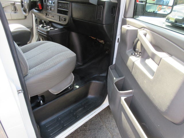 2017 Chevrolet 3500 12' ENCLOSED UTILITY, SRW Van 139"