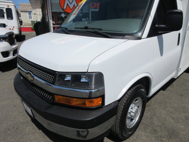 2017 Chevrolet 3500 12' ENCLOSED UTILITY, SRW Van 139"