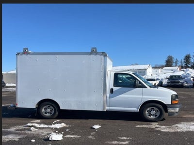 2017 Chevrolet Express Commercial Cutaway G3500 139" 10 FOOT CUBE VAN