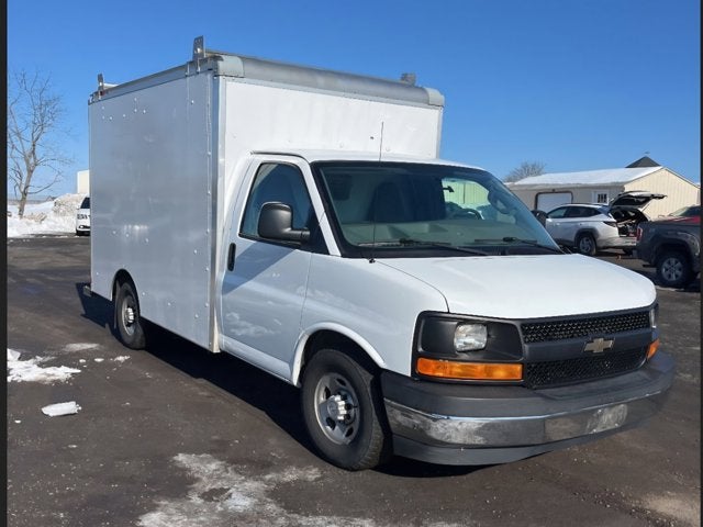 2017 Chevrolet Express Commercial Cutaway G3500 139" 10 FOOT CUBE VAN