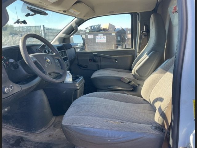 2017 Chevrolet Express Commercial Cutaway G3500 139" 10 FOOT CUBE VAN