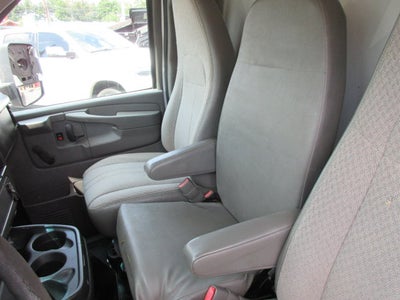 2013 Chevrolet 4500, 16 FOOT BOX TRUCK 4500 Van 177"