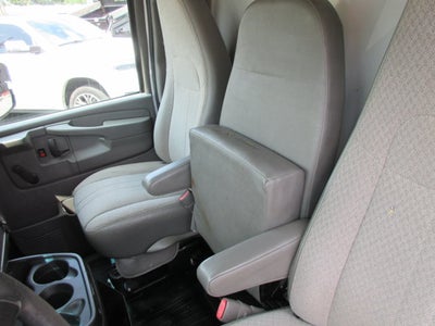 2013 Chevrolet 4500, 16 FOOT BOX TRUCK 4500 Van 177"