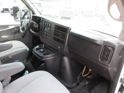 2013 Chevrolet 4500, 16 FOOT BOX TRUCK 4500 Van 177"