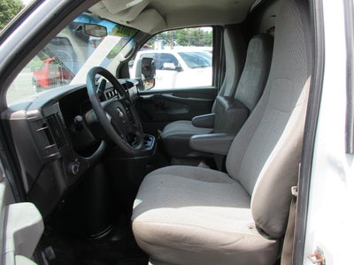 2013 Chevrolet 4500, 16 FOOT BOX TRUCK 4500 Van 177"