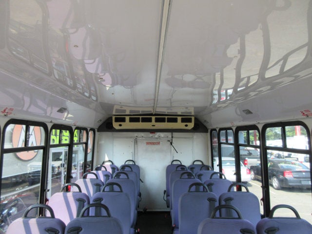 2009 Chevrolet CC4500 24 PASSENGER BUS