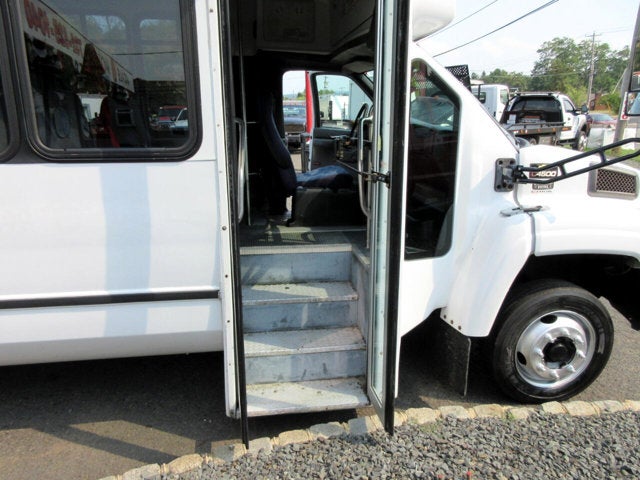 2009 Chevrolet CC4500 24 PASSENGER BUS