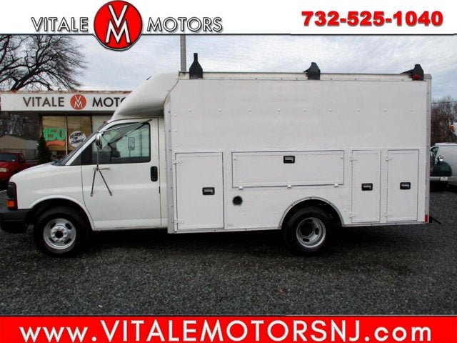 2004 Chevrolet Express Commercial Cutaway 3500 LS