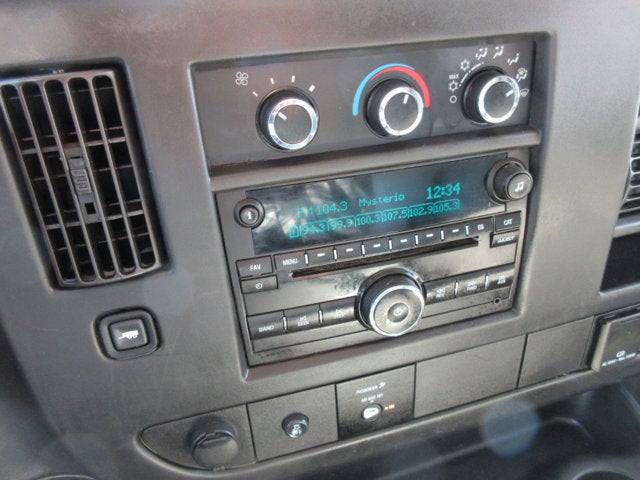 2017 GMC Savana Commercial Cutaway G3500 139 in. ENCLOSED UTILITY SRW