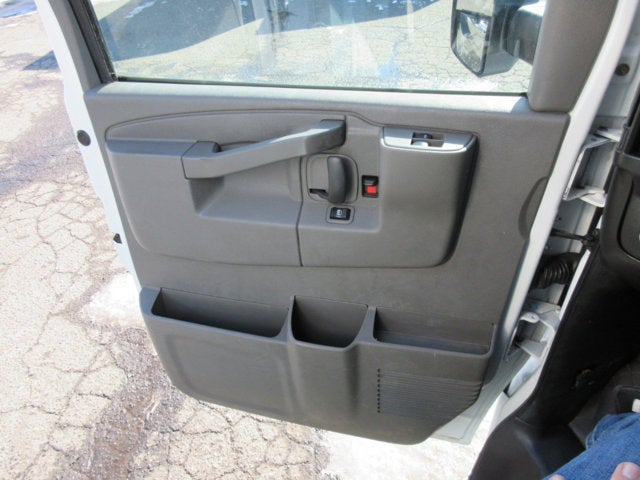 2017 GMC Savana Commercial Cutaway G3500 139 in. ENCLOSED UTILITY SRW