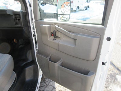 2017 GMC Savana Commercial Cutaway G3500 139 in. ENCLOSED UTILITY SRW