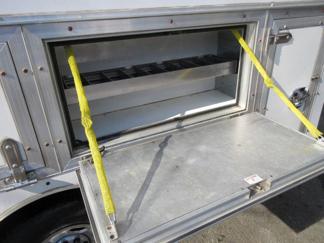 2017 GMC Savana Commercial Cutaway G3500 139 in. ENCLOSED UTILITY SRW