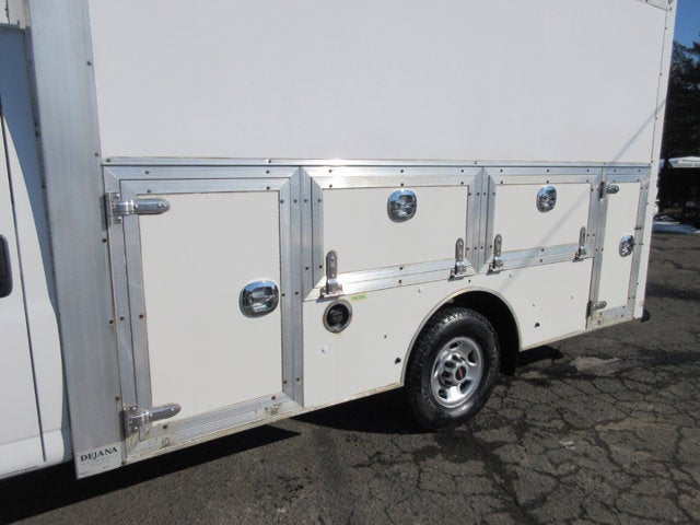 2017 GMC Savana Commercial Cutaway G3500 139 in. ENCLOSED UTILITY SRW