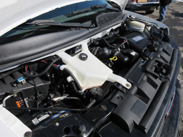 2017 GMC Savana Commercial Cutaway G3500 139 in. ENCLOSED UTILITY SRW