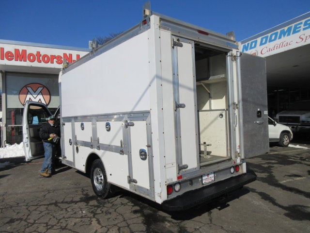 2017 GMC Savana Commercial Cutaway G3500 139 in. ENCLOSED UTILITY SRW