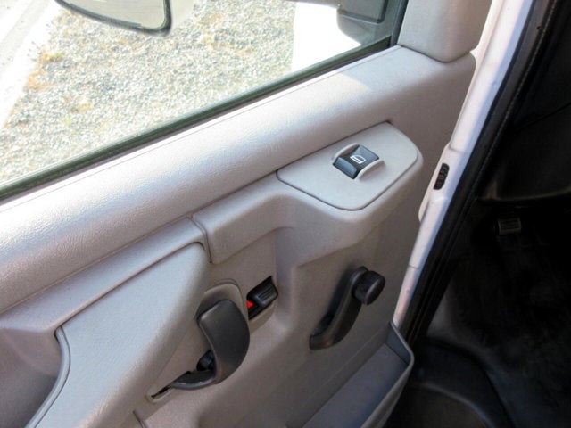 2015 GMC Savana Commercial Cutaway G3500 BOX TRUCK, SIDE DOOR