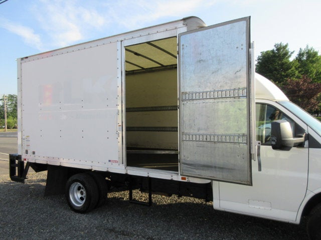 2015 GMC Savana Commercial Cutaway G3500 BOX TRUCK, SIDE DOOR