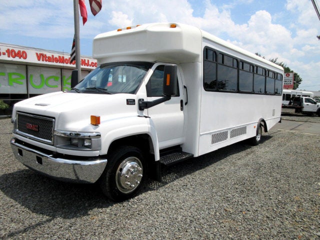2005 GMC TC5500 33 PASSENGER BUS