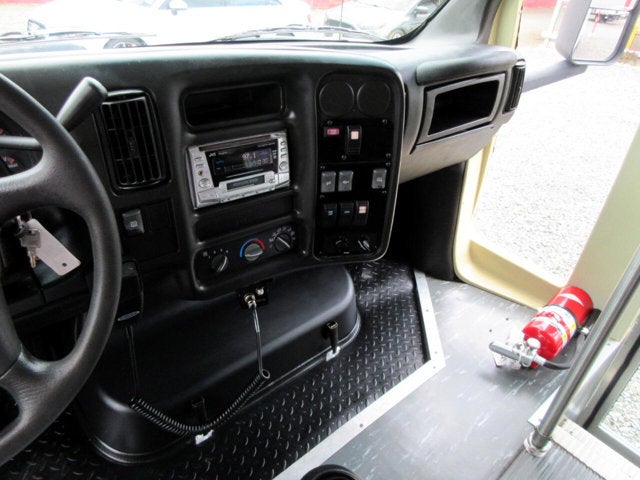 2005 GMC TC5500 33 PASSENGER BUS