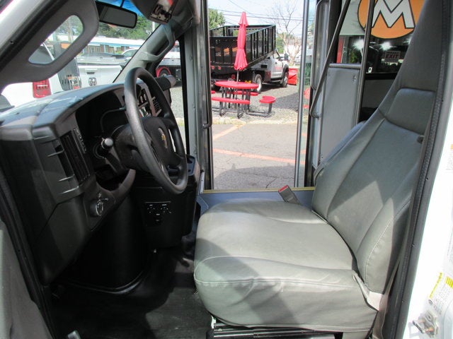 2019 Chevrolet 4500, 25 PASSENGER SHUTTLE BUS Van 159"