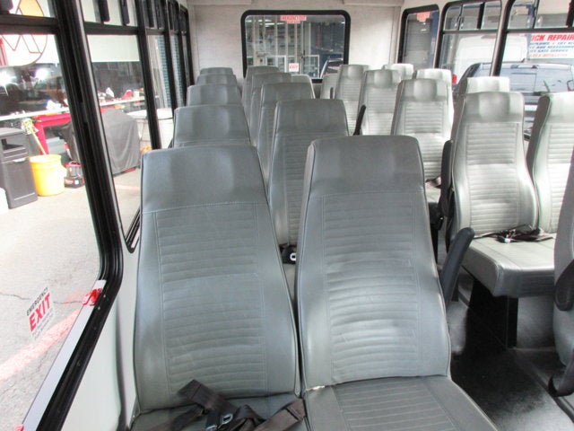 2019 Chevrolet 4500, 25 PASSENGER SHUTTLE BUS Van 159"