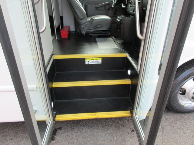 2019 Chevrolet 4500, 25 PASSENGER SHUTTLE BUS Van 159"