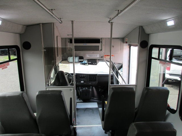 2019 Chevrolet 4500, 25 PASSENGER SHUTTLE BUS Van 159"