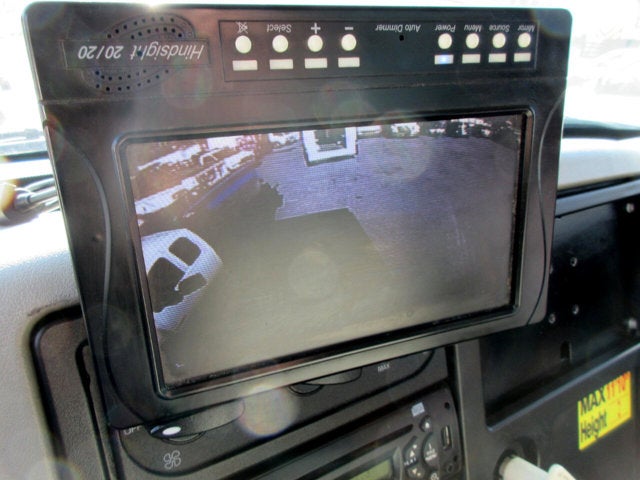 2013 International 4400 18 FOOT BOX TRUCK